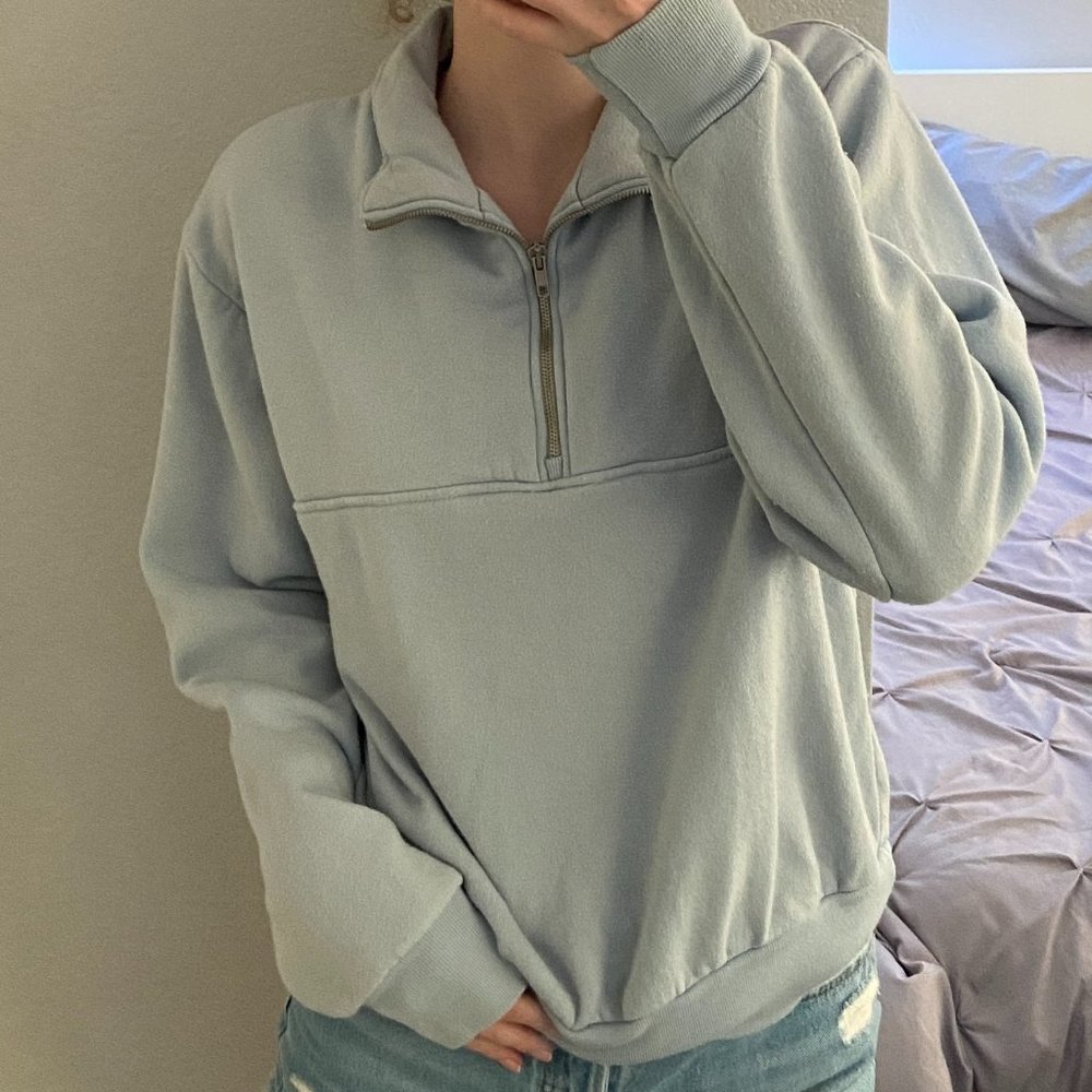Brandy Melville Missy Sweatshirt